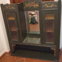 Mobiletto legno verde vetri colorati e specchio