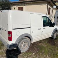 Ford transit courrier 2003