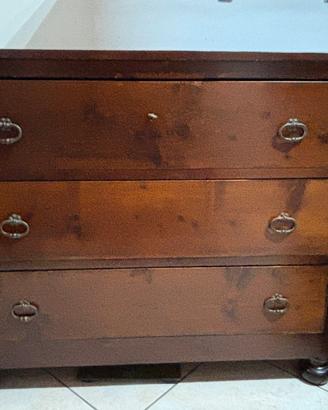 Cassettone in legno antico