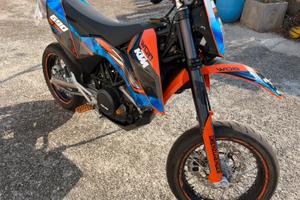 KTM 690 SMC R depo a libretto, doppia omologazione