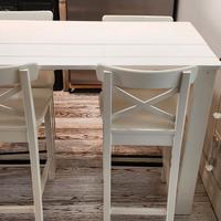 Tavolo il legno con 5 sedie
