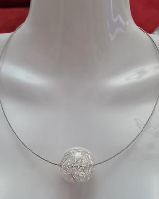 Girocollo  filo semirigido e sfera in vetro Murano