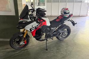V4 Rs