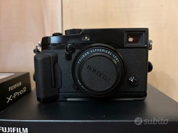 Fujifilm X-Pro2 + XF 27mm WR + Grip
