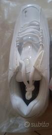 Scarpe da ginnastica nuove numero 42