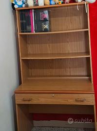 Scrivania con cassetto e libreria postazione pc 