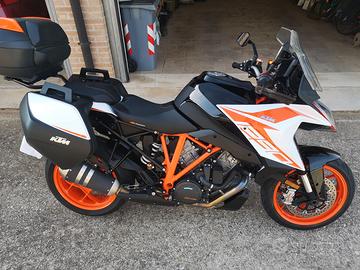 KTM 1290 Super Duke GT 2021