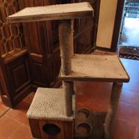 Trespolo tiragraffi per gatti