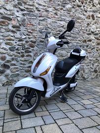 Bici elettrica scooter a pedalata assistita usata