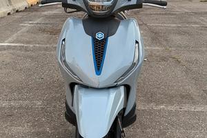 Beverly 400 S