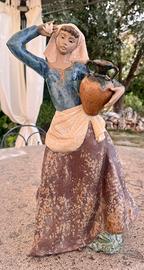 Statua LLADRO in gres “Karina” - donna con brocca
