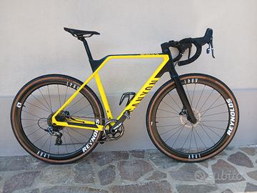 Canyon Inflite CF SL 8.0 race gravel/ciclocross