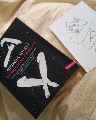 libro NUOVO " la signorina nessuno "