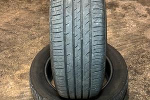 2-gomme kumho 205/55/16 estive