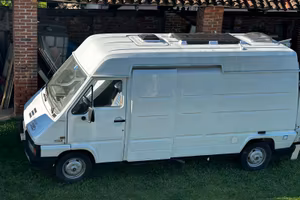 Furgone camperizzato Renault Master 1992
