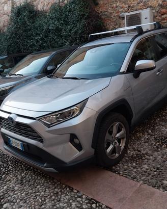 RAV 4 Hybrid 4x4 LOUNGE