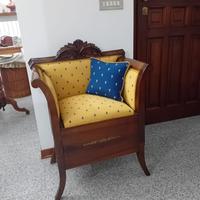 Poltroncina impero in noce