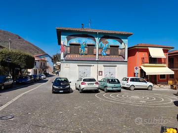 Locale commerciale con posizione unica