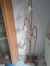 Piantana con base in legno stile liberty