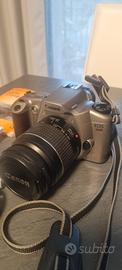 Fotocamera reflex a rullino Canon EOS 3000N.
