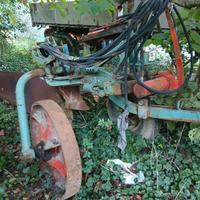 Aratro trainato idraulico