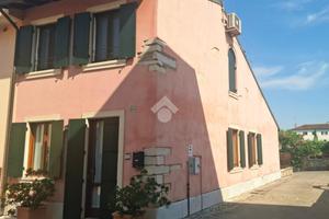 3 LOCALI A ZEVIO