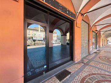 NEGOZIO A PIACENZA