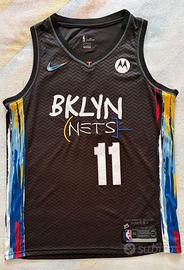NBA Kyrie Irving, Brooklyn Nets (Basquiat) - L