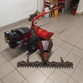 Motocoltivatore con barra falciatrice 