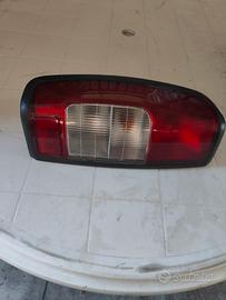 fanale post. Nissan navara del 2001