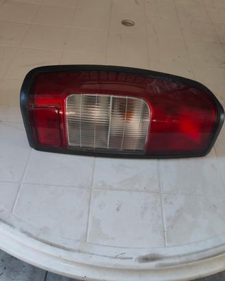 fanale post. Nissan navara del 2001