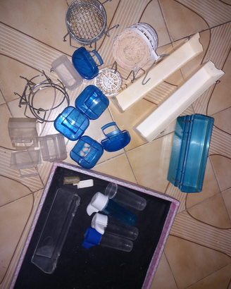 Attrezzature canarini o pappagalli