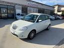 lancia-ypsilon-1-2-versus