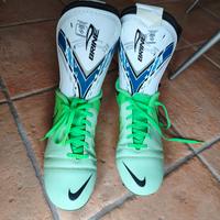 scarpe calcio NIKE e parastinchi 