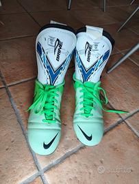 scarpe calcio NIKE e parastinchi 