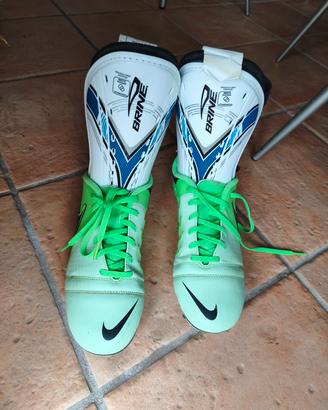 scarpe calcio NIKE e parastinchi 