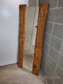 specchio in legno rustico