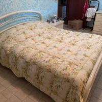 Letto matrimoniale doghe in legno+materasso