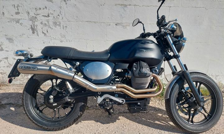 Moto Guzzi V7 Stone - 2014