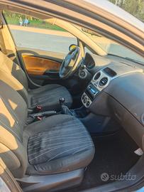 Opel Corsa 1.4 16V 5 porte Cosmo