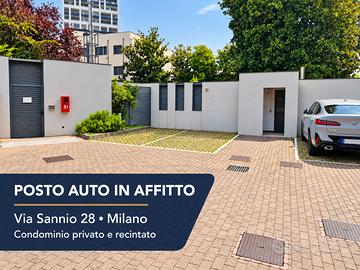 Posti auto privati e recintati via sannio milano