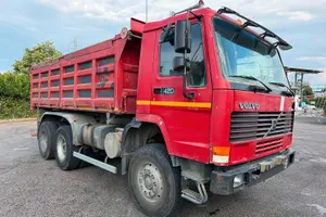 VOLVO FL12 420 con CASSONE RIBALTABILE TRILATERALE