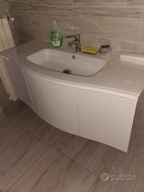 bagno completo con specchio 
