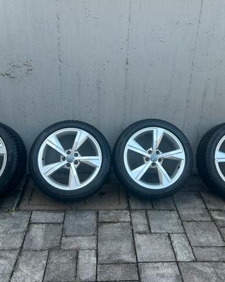 Kit cerchi e gomme invernali originale Audi 17’”