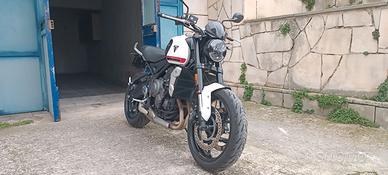 Triumph Trident 660