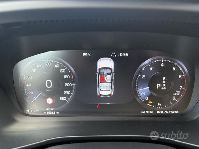 Volvo Xc40 2021 photo 2