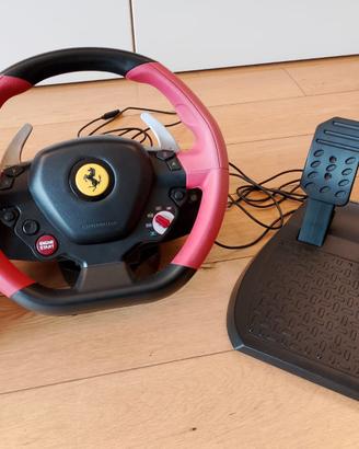 Volante e pedaliera Ferrari Thrustmaster