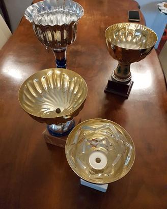 4 coppe da premiazione o trofeo. USATE.