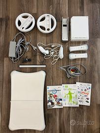 NINTENDO WII + KIT ACCESSORI E BALANCE BOARD
