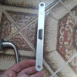 Serratura GIDEA con maniglie